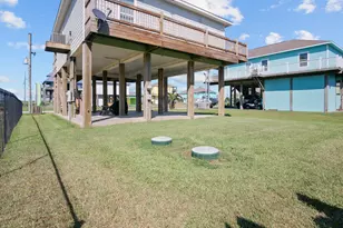 893 West Ln, Crystal Beach, TX 77650 - Photo 5