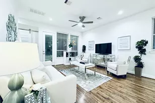 2717 Clinton Dr, Houston, TX 77020 - Photo 1