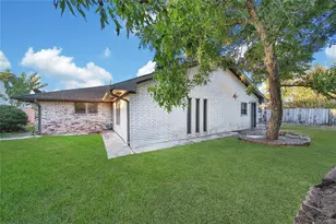 5411 Fairgreen Ln, Houston, TX 77048 - Photo 23