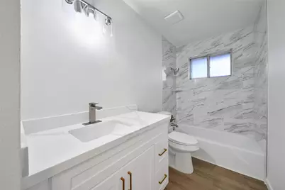 5411 Fairgreen Lane, Houston, TX 77048 - Photo 15