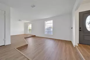 5411 Fairgreen Ln, Houston, TX 77048 - Photo 3