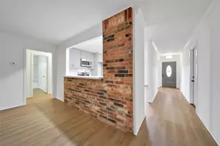 5411 Fairgreen Ln, Houston, TX 77048 - Photo 7