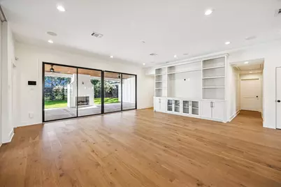 2926 Fontana Drive, Houston, TX 77043 - Photo 9