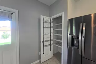 7318 Parkview Dr, Hitchcock, TX 77563 - Photo 11