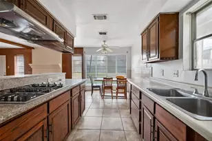 9318 Neff St, Houston, TX 77036 - Photo 13