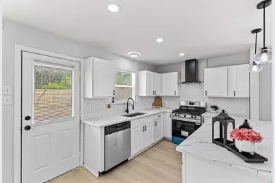 6034 Valley Cove Lane, Houston, TX 77085 - Photo 11