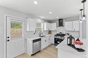 6034 Valley Cove Ln, Houston, TX 77085 - Photo 11