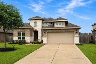 320 Woodway Dr, League City, TX 77573 - Photo 1