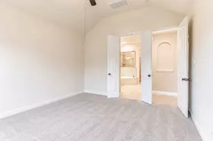 320 Woodway Dr, League City, TX 77573 - Photo 9