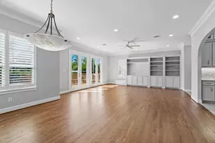 2010B W 14th St, Houston, TX 77008 - Photo 25