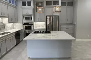 2010B W 14th St, Houston, TX 77008 - Photo 3