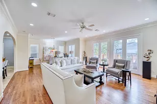 2010B W 14th St, Houston, TX 77008 - Photo 11