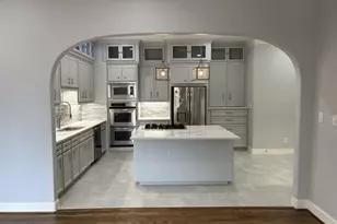 2010B W 14th St, Houston, TX 77008 - Photo 5