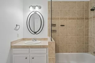 2010B W 14th St, Houston, TX 77008 - Photo 47