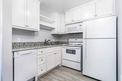 207 N Poplar Street N #B, Tomball, TX 77375 - Photo 9