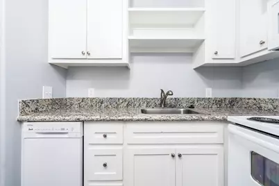 207 N Poplar Street N #B, Tomball, TX 77375 - Photo 7