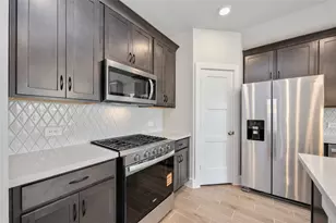 235 Orchard Laurel Dr, Alvin, TX 77511 - Photo 11