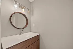 5751 Thrush Dr, Houston, TX 77033 - Photo 35
