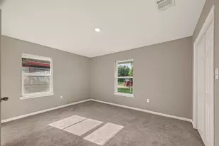 5751 Thrush Dr, Houston, TX 77033 - Photo 31