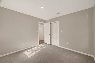5751 Thrush Dr, Houston, TX 77033 - Photo 29