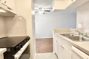 3902 Mandell St, Houston, TX 77006 - Photo 9