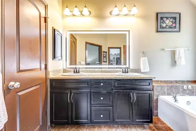 940 Oak Lynn Drive, Conroe, TX 77378 - Photo 13