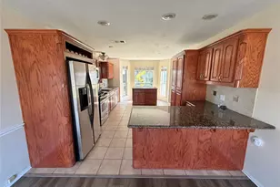 252 Trail Ride Rd, Angleton, TX 77515 - Photo 9