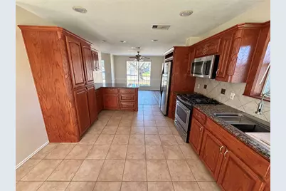 252 Trailride Road, Angleton, TX 77515 - Photo 11