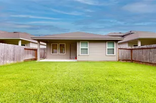 12358 Morning Vis Dr, Houston, TX 77014 - Photo 37