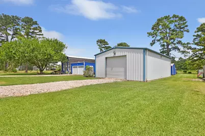 275 Commerce Lane, Highlands, TX 77562 - Photo 11