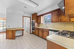 10423 Windriver Dr, Houston, TX 77070 - Photo 7