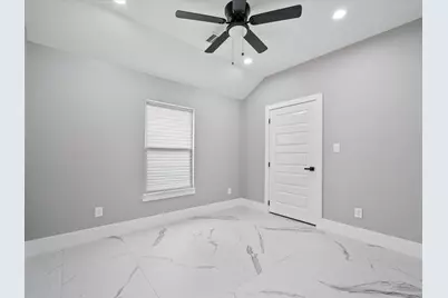 9110 Everglade #B, Houston, TX 77078 - Photo 11