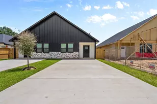 9110 Everglade, Houston, TX 77078 - Photo 1