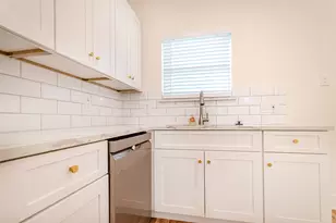 8923 De Priest St, Houston, TX 77088 - Photo 15