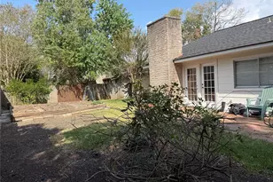 2802 Valley Forest Dr, Missouri City, TX 77489 - Photo 11