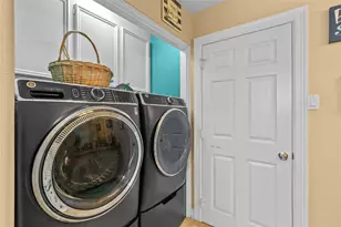 106 Isles End Rd, Tiki Island, TX 77554 - Photo 7