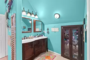 106 Isles End Rd, Tiki Island, TX 77554 - Photo 11