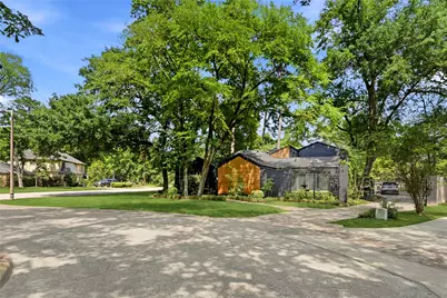 2701 Crossvine Circle, The Woodlands, TX 77380 - Photo 3