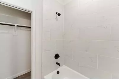 4710 Mallow Street #B, Houston, TX 77033 - Photo 17