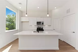 4710 Mallow St, Houston, TX 77033 - Photo 3
