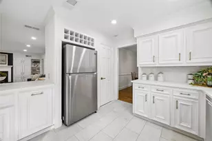 10042 Valley Forge Dr, Houston, TX 77042 - Photo 15