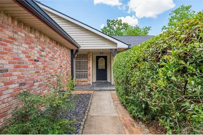 10714 Hillcroft Avenue, Houston, TX 77096 - Photo 3