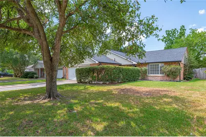 10714 Hillcroft Avenue, Houston, TX 77096 - Photo 1