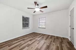 14201 Susie Ln, Alvin, TX 77511 - Photo 17