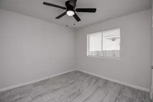 9527 Kingsvalley St, Houston, TX 77075 - Photo 37