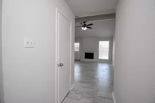 9527 Kingsvalley St, Houston, TX 77075 - Photo 7