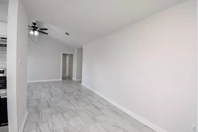 9527 Kingsvalley Street, Houston, TX 77075 - Photo 15