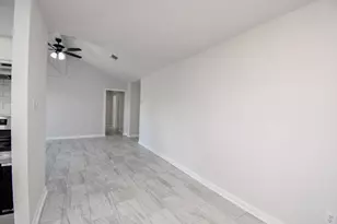 9527 Kingsvalley St, Houston, TX 77075 - Photo 15