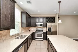 3323 Home Point Dr, Houston, TX 77091 - Photo 9