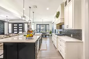 1607 Avenue E, Danbury, TX 77534 - Photo 5